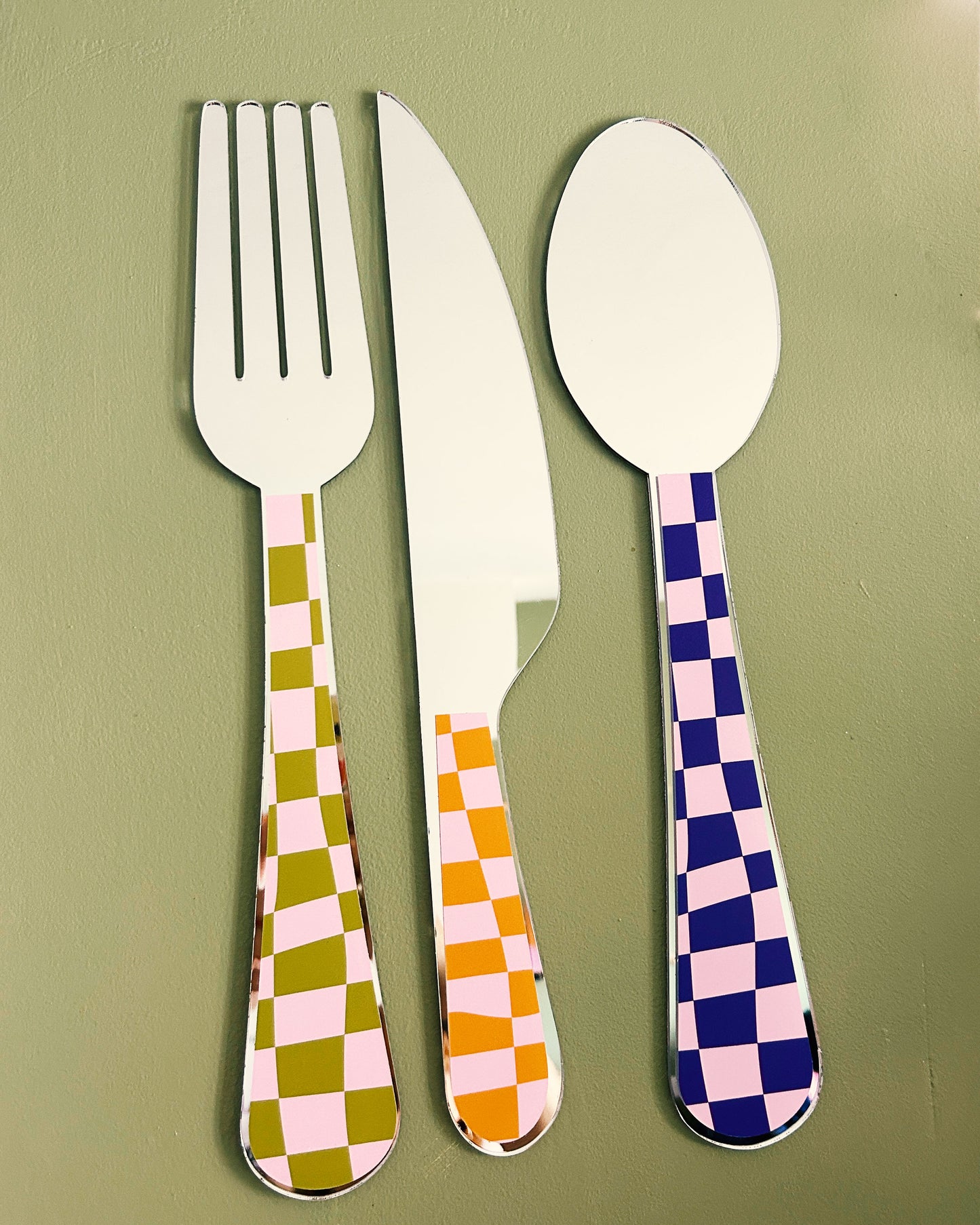 Oversized Checkerboard Cutlery Mirror Set