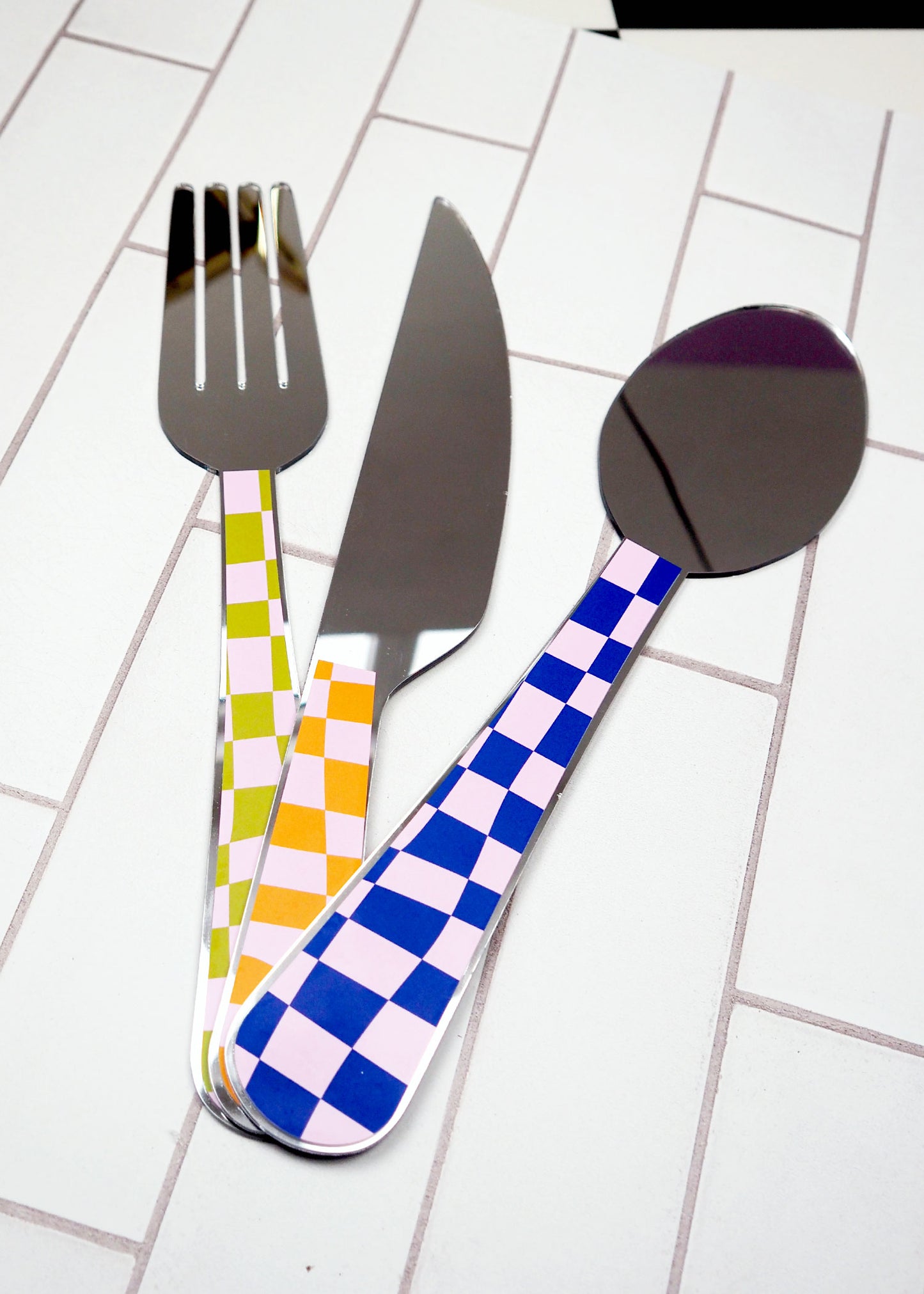 Oversized Checkerboard Cutlery Mirror Set