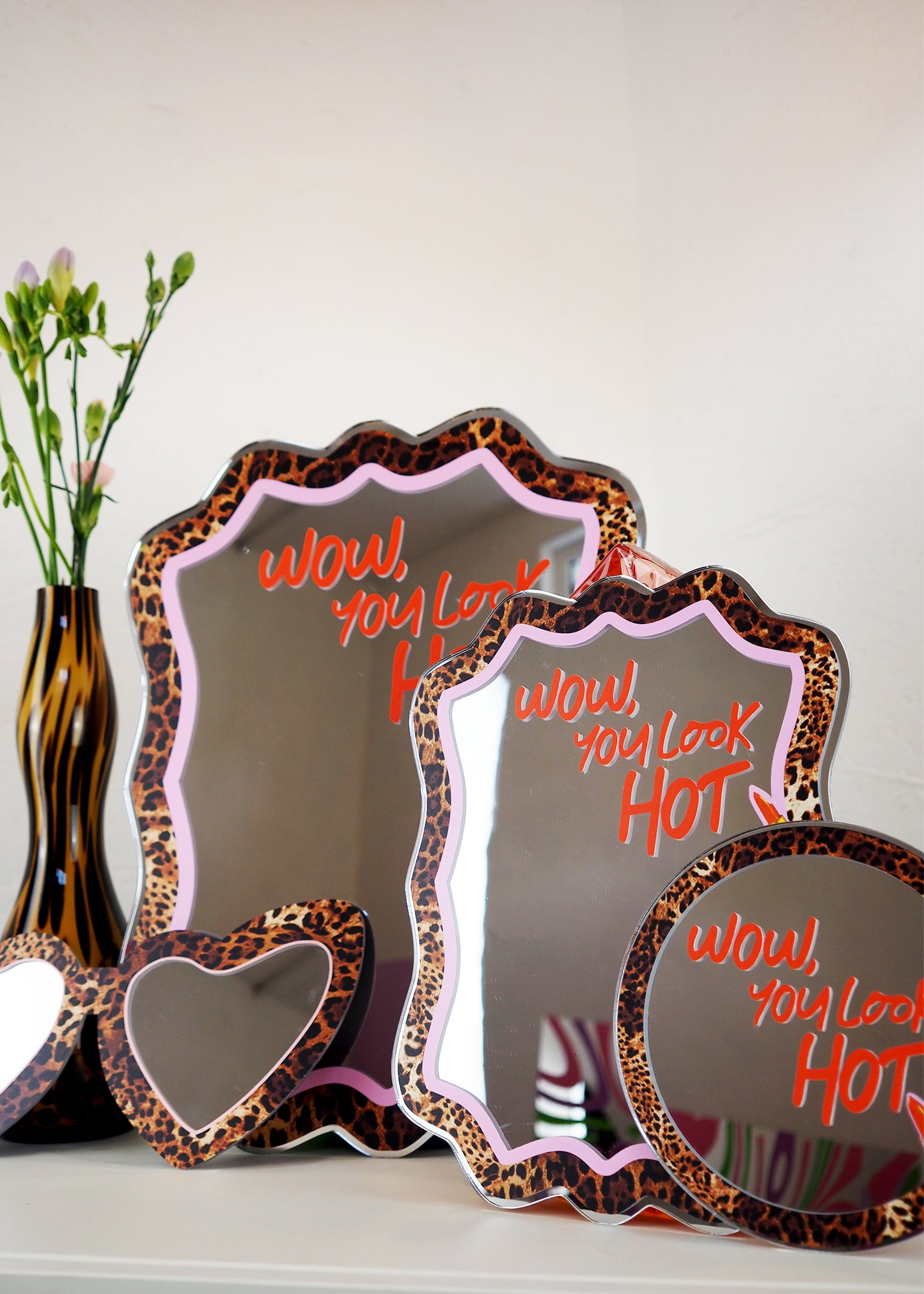 Wow, You Look Hot - Leopard & Lippy Disc Mirror